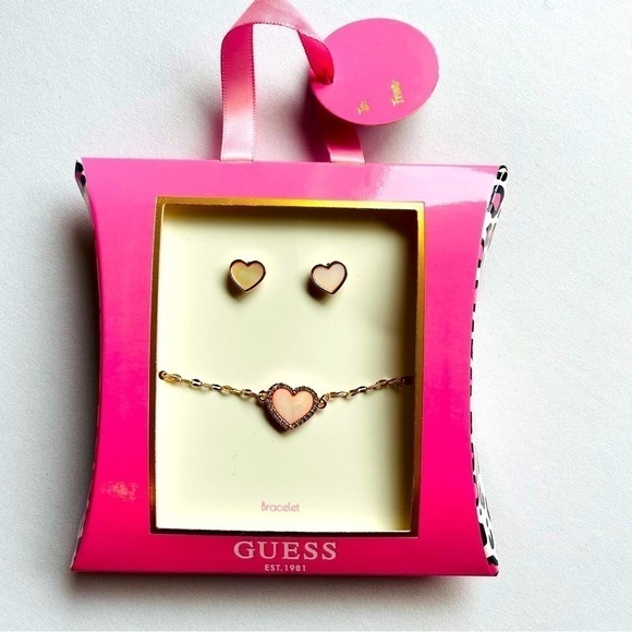 ๐ NWT GUESS Heart Stud Earrings & Bracelet Set ๐ - Picture 1 of 7